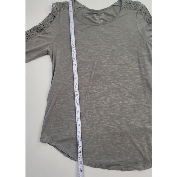 Chicos Lace Sleeve Top Size 0 (Small) Olive Green Soft Stretchy Casual - Picture 6 of 7
